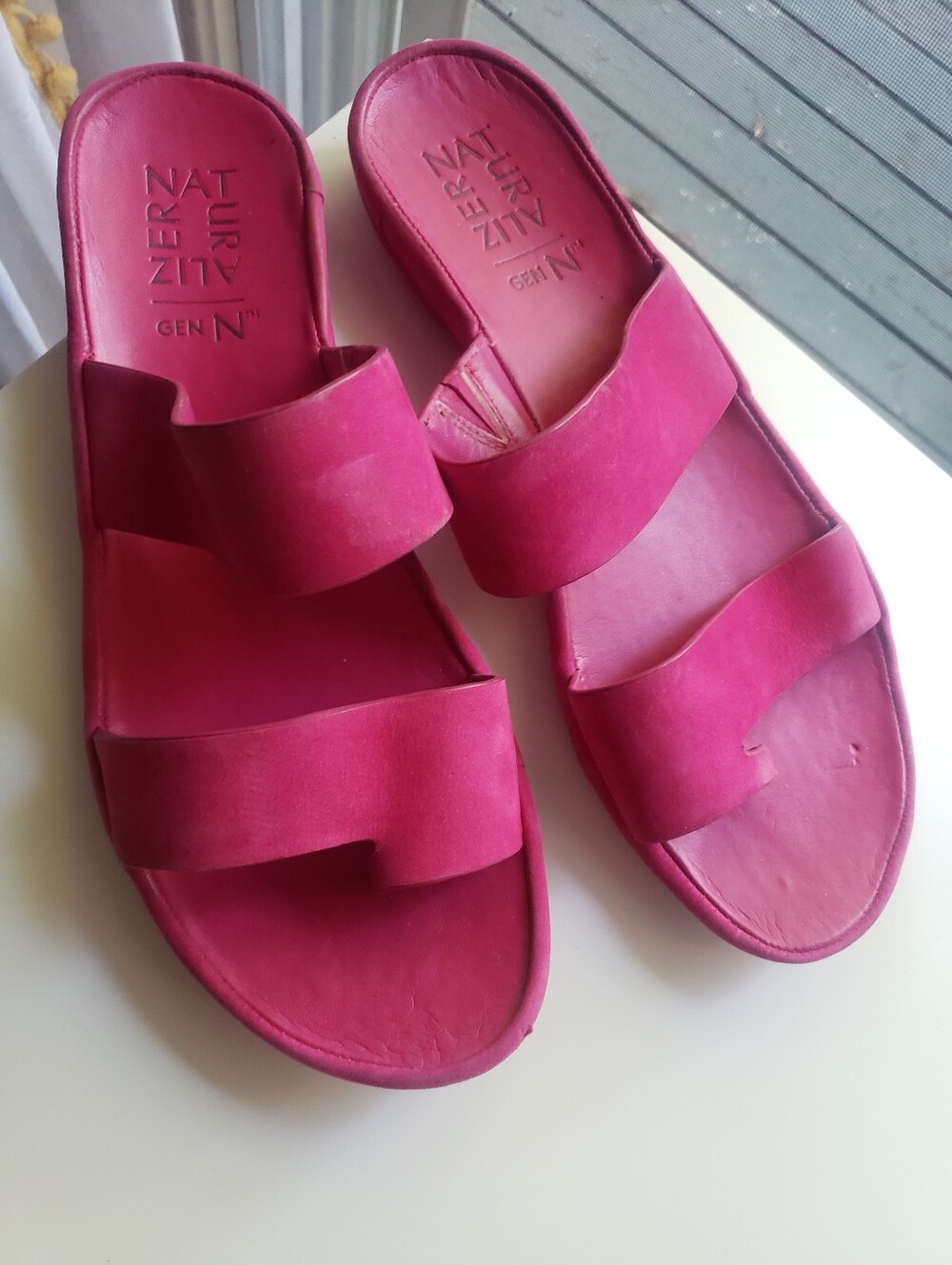 Naturalizer Genn Drift Slide Sandle In Fushia Pink